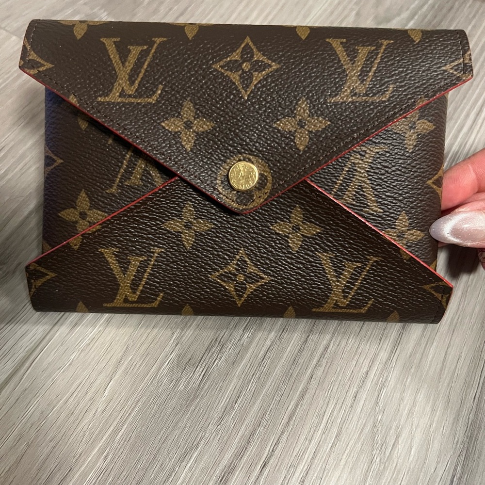 Louis Vuitton Medium Kirigami
